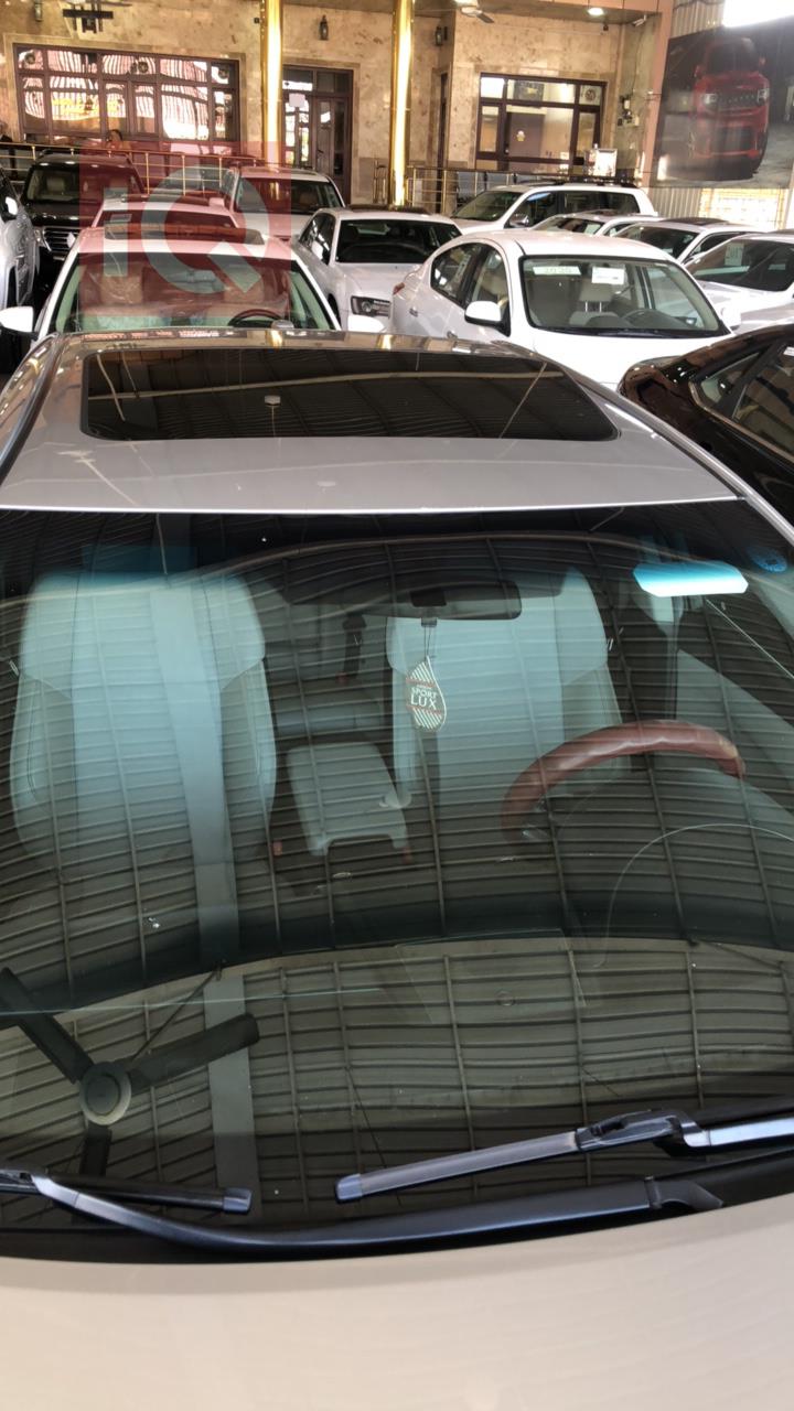 تۆیۆتا کامری